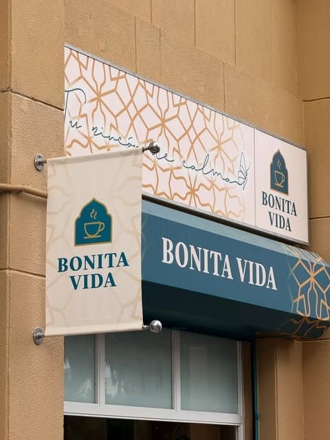 Fachada de Bonita Vida en Schamann